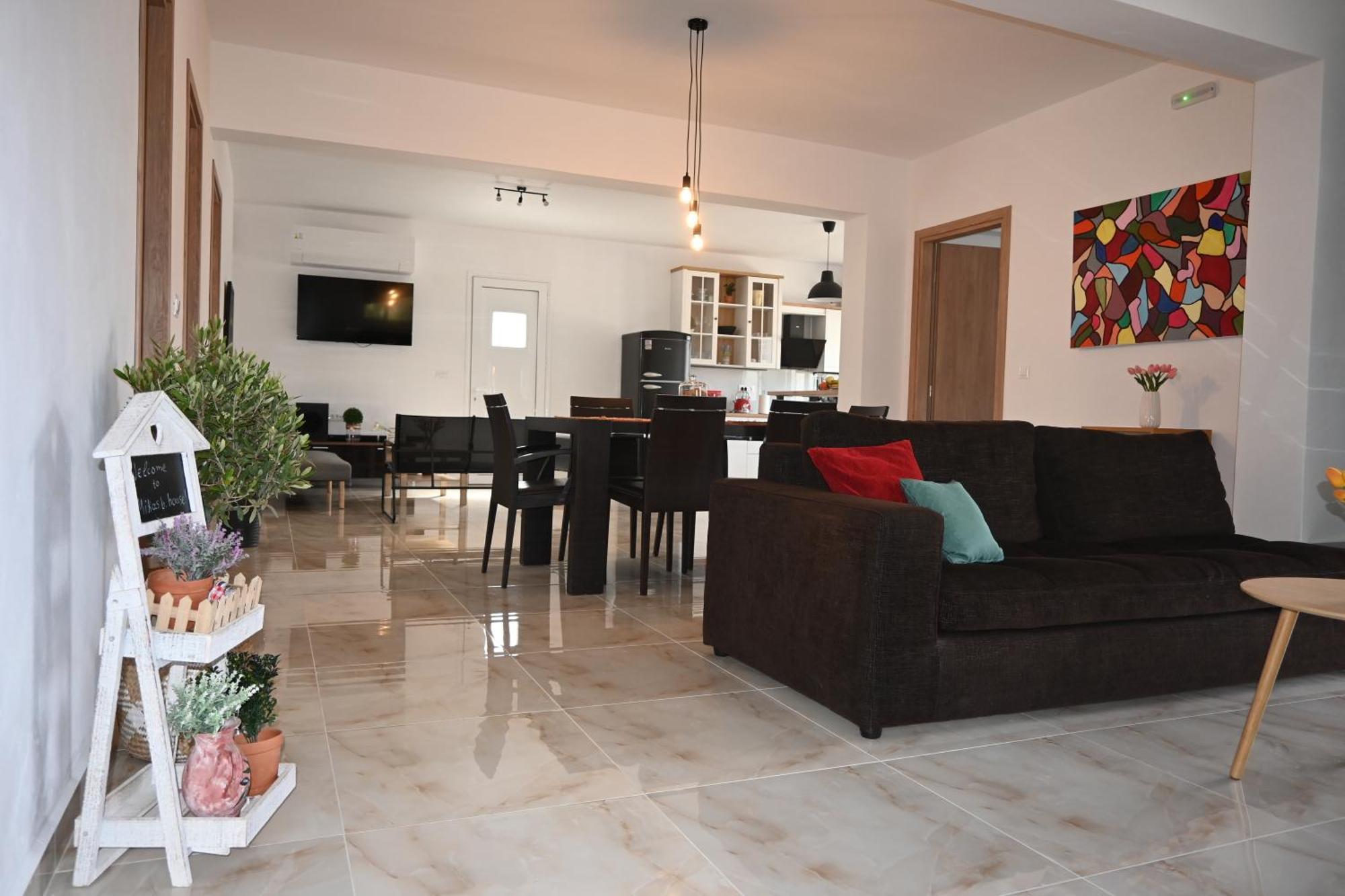 Mika's B Luxury House Near Faliraki Apartment *